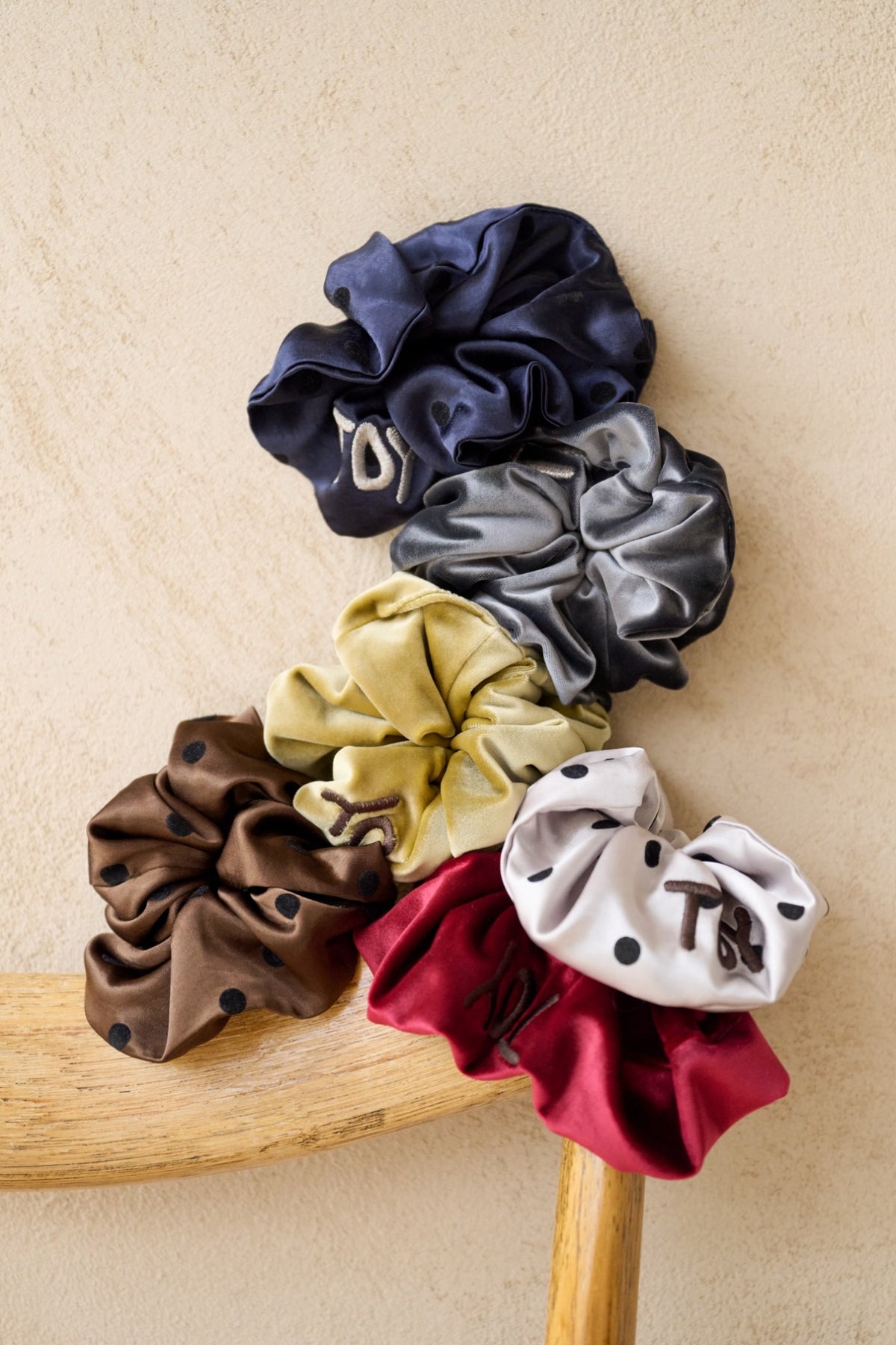 TOY SCRUNCHIE 2